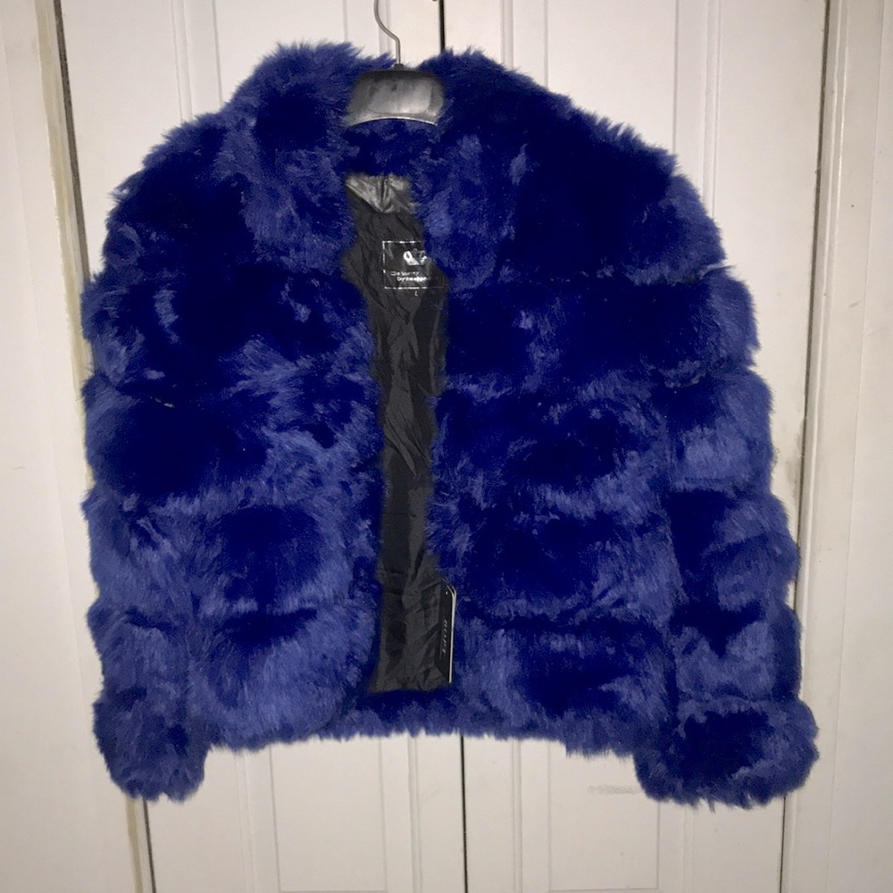 NEW Bopt the beauty optimal product faux fur blue coat size large